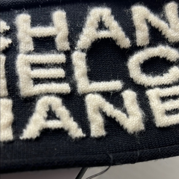 CHANEL Black and Cream Headband - Picture 17 of 17